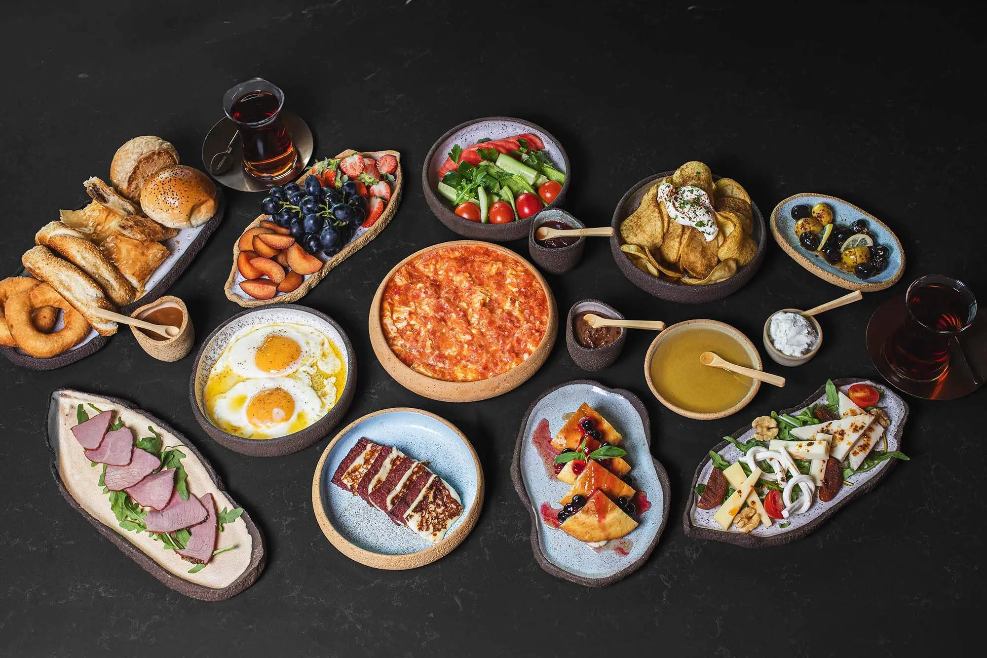 HuQQabaz Rumeli Hisarı’nda Güne Kahvaltı ile Lezzetli Bir Başlangıç