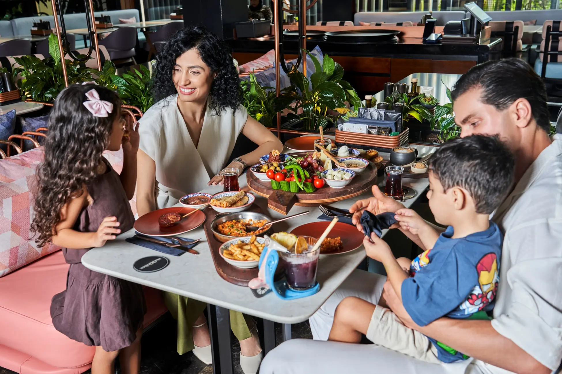 Family-Friendly 24-Hour Restaurant with Kids Area & Activities